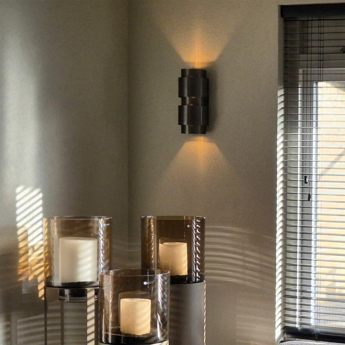 Bronze lighting: the warm trend that transforms your interior