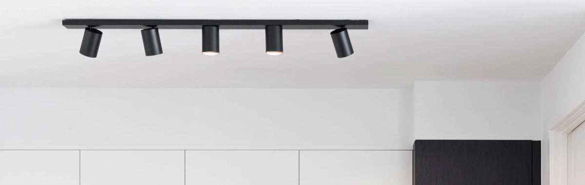Ceiling bar spotlight