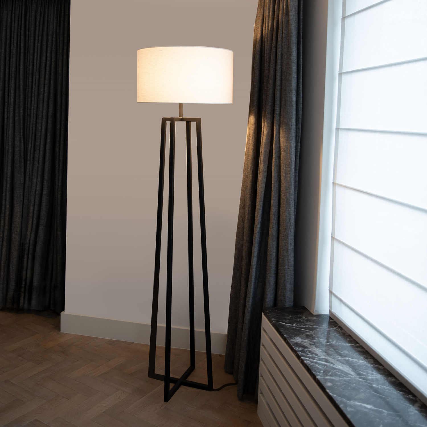 Floor lamp Potsdam | black