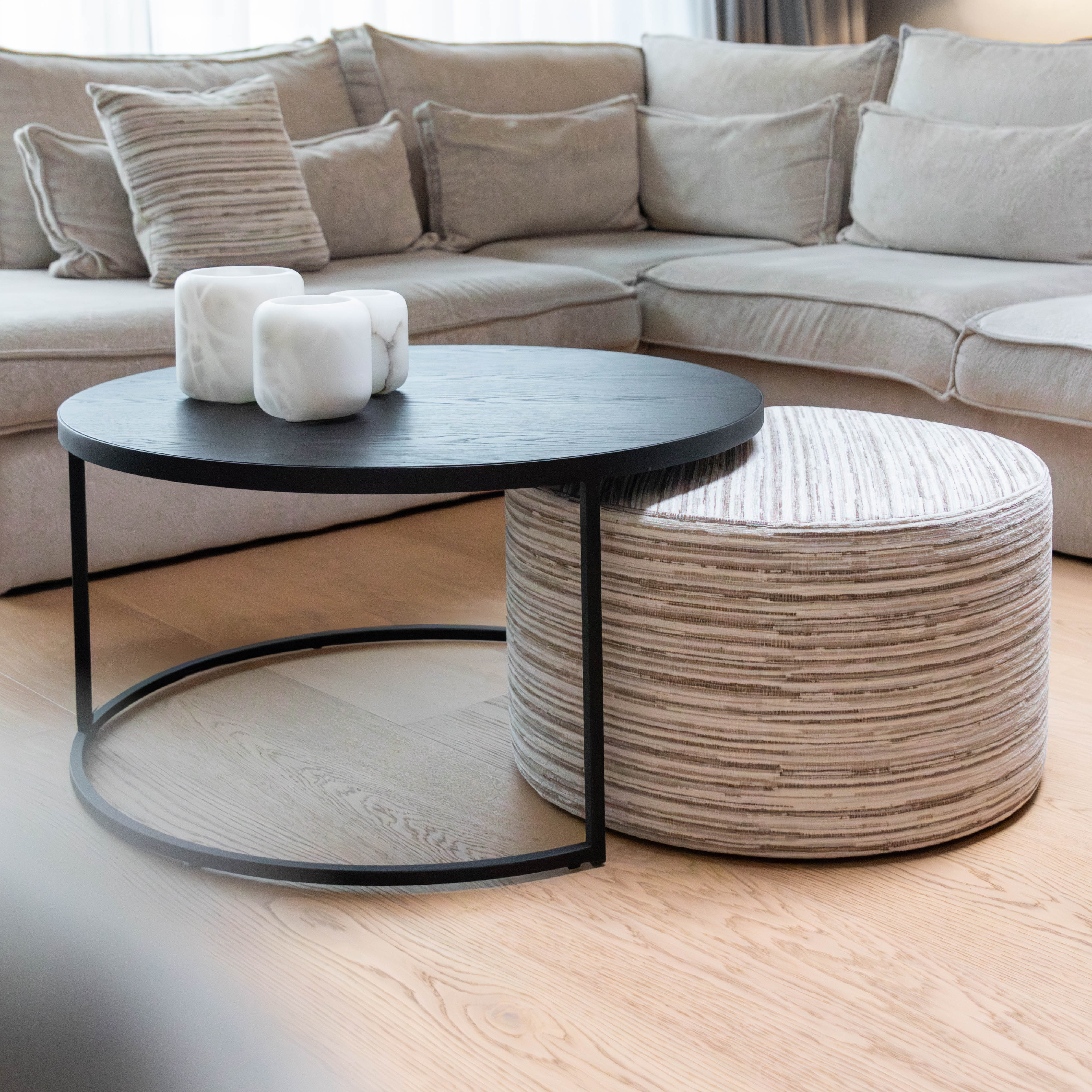 Coffee table Emir black + pouf Alice Cosmos