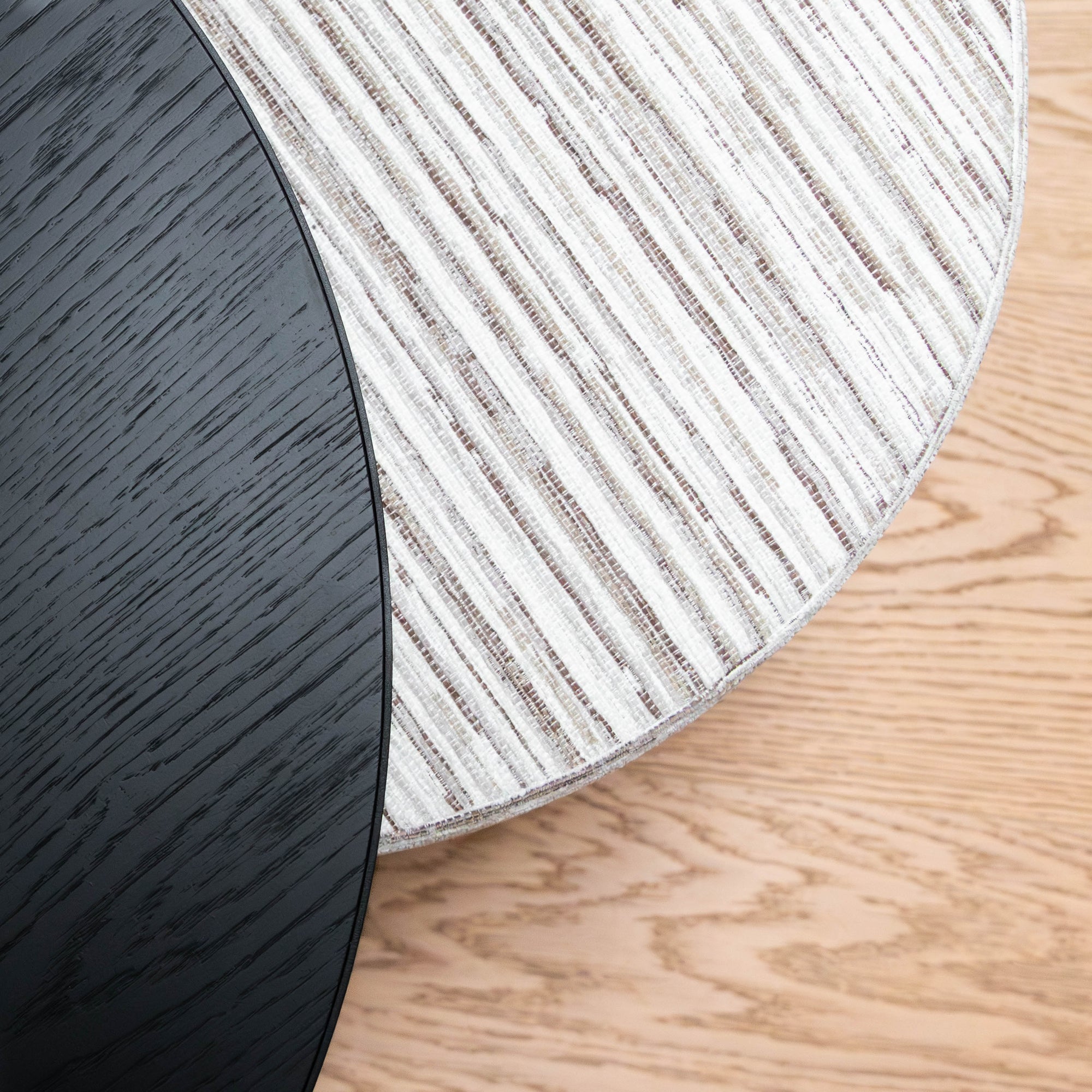 Coffee table Emir black + pouf Alice Cosmos