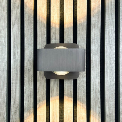 LIG94550_2.jpg