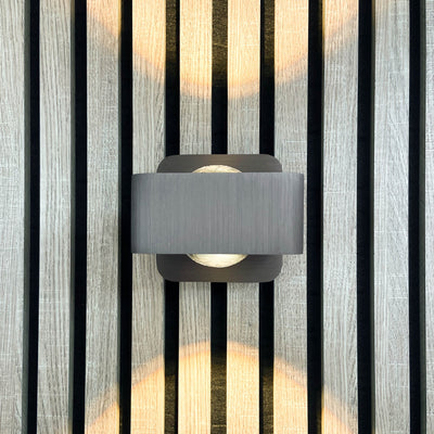 LIG94550_2.jpg