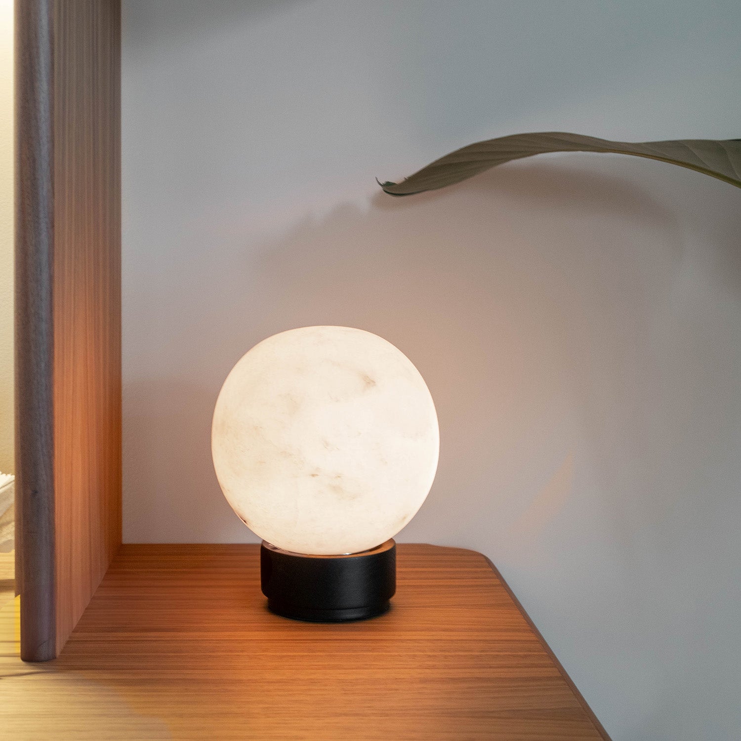 Table lamp -  LIG94077 - Soft white Alabaster - Globe